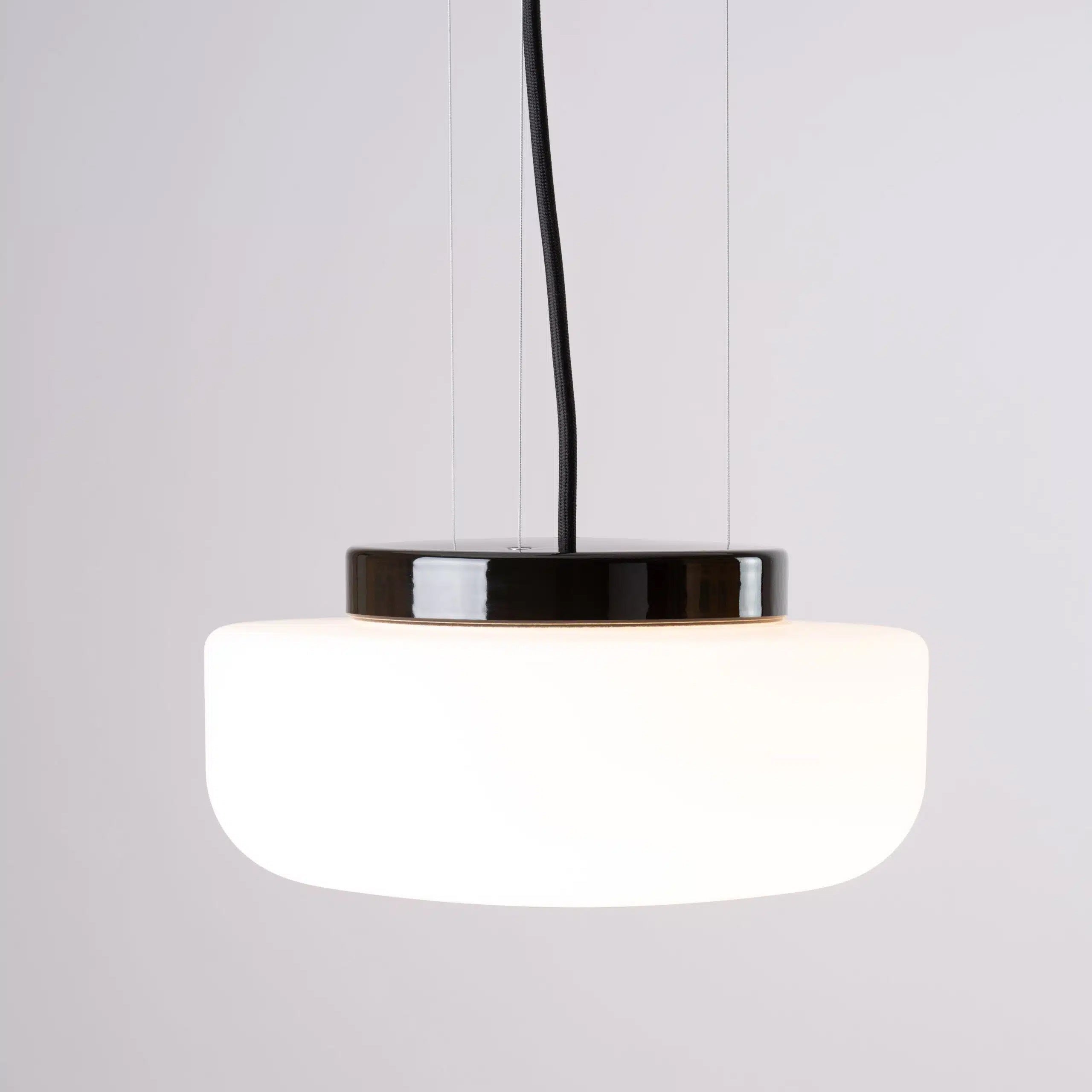 Detailfoto Solenne Pendant 360/176 Porzellan Pendelleuchte Led 3000K schwarz | Ifö Electric